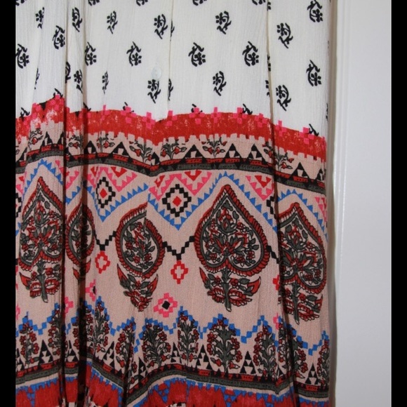 Patterned Button-Up Romper - Picture 4 of 4